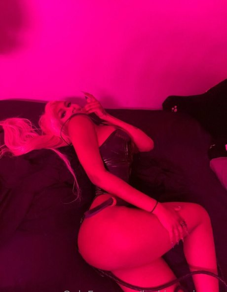 luckiesuniverse exclusive star pics