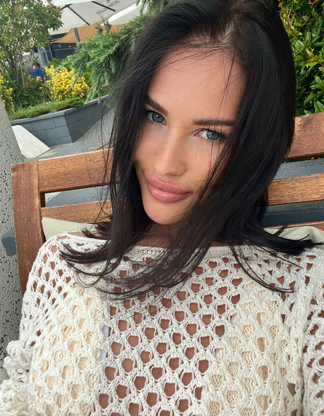 emma elisson model best picture