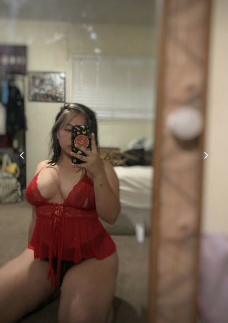 Valentine Thao pornstar top picture