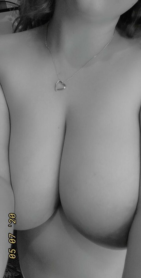 isendbobs pornstar top photo