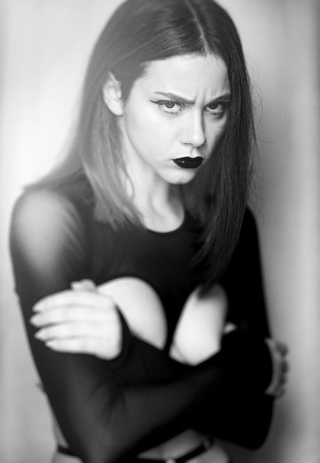 Nausicaa Yami top model gallery