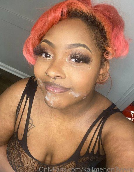 walkngenocide nude model picture