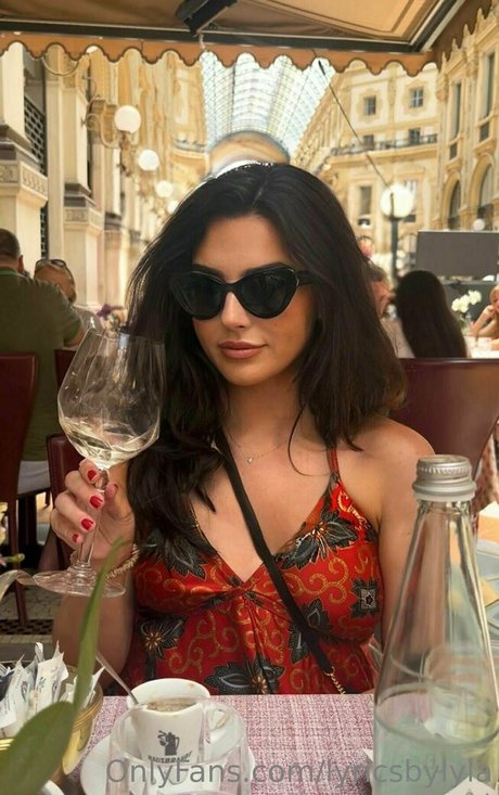 lyricsbylyla model img