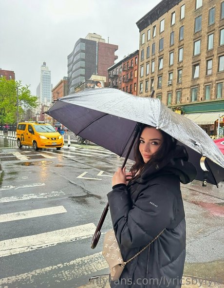 lyricsbylyla model erotic pictures