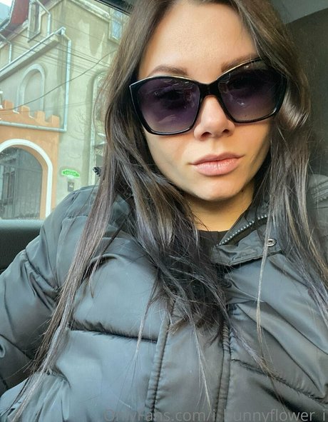 swee tstrawberry naked pornstar image