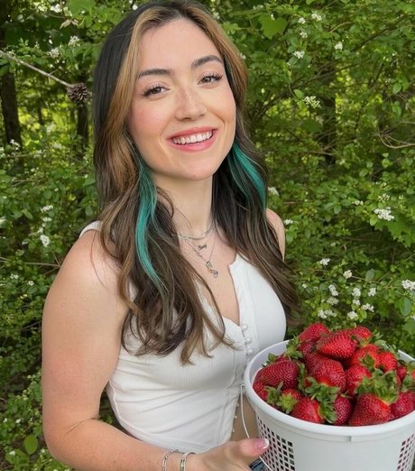 Skyytea art actress archive