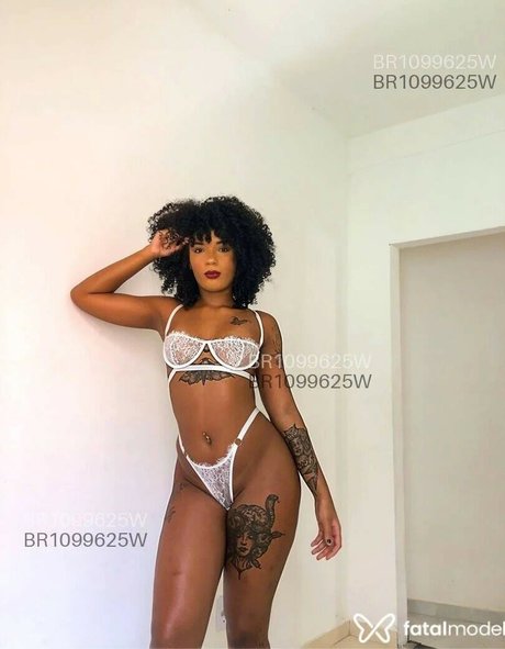 Medusaaa sexy model picture