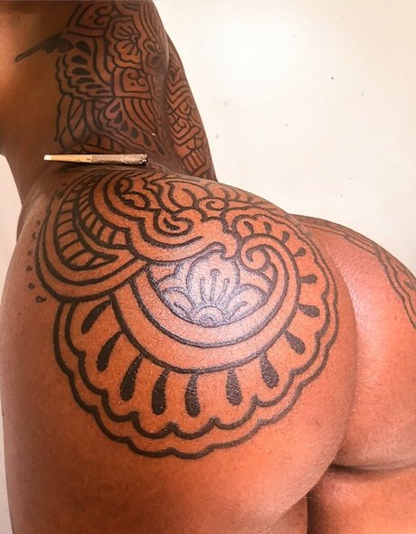 big pussy lips onlyfans adult images