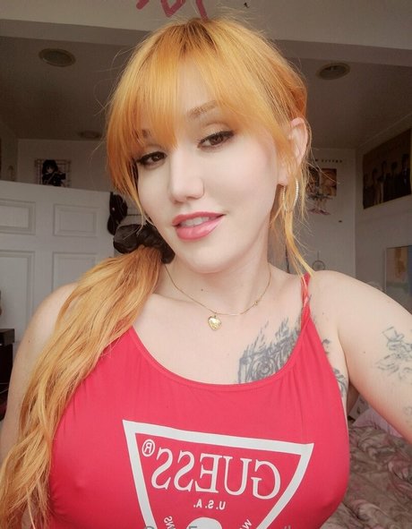 lenamoonxo free pornstar photo