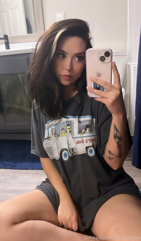 amberavenue exclusive model galleries