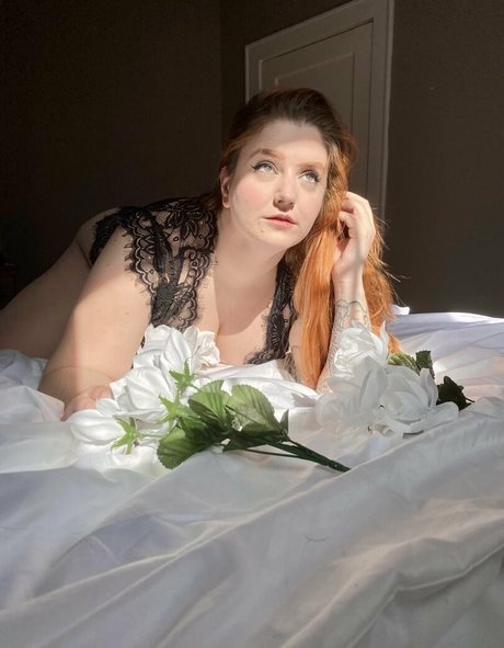 ivydelacourte pornstar art pic