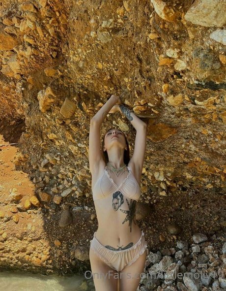 pppoisonnnivy art model image