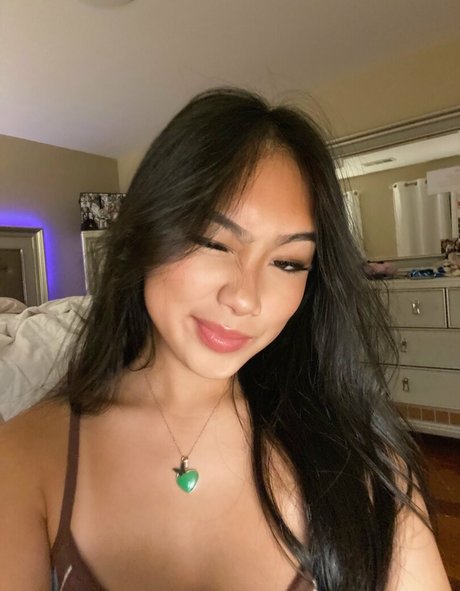 sonyaxule naked model photo