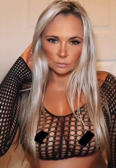 Lisa Sutton nude actress pics