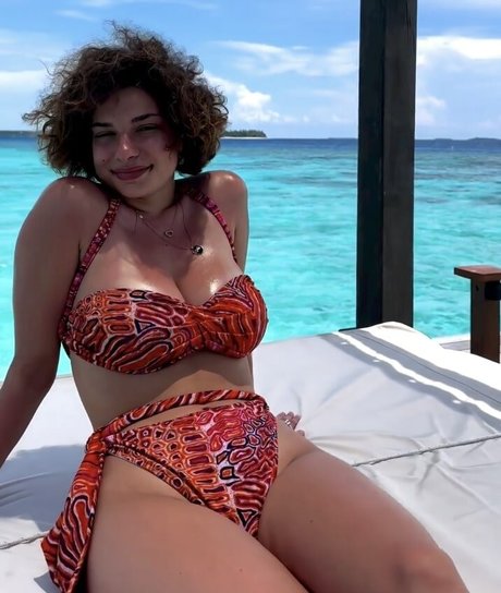 Emmy Tifrit naked model images