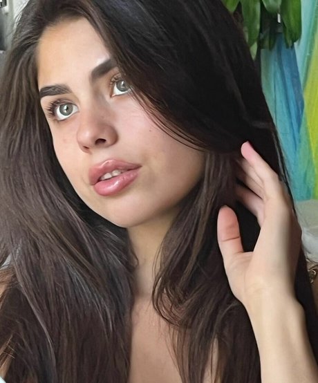 Melissa Leal hot actress pics