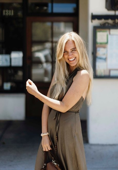 Eva Vlaardingerbroek naked model picture