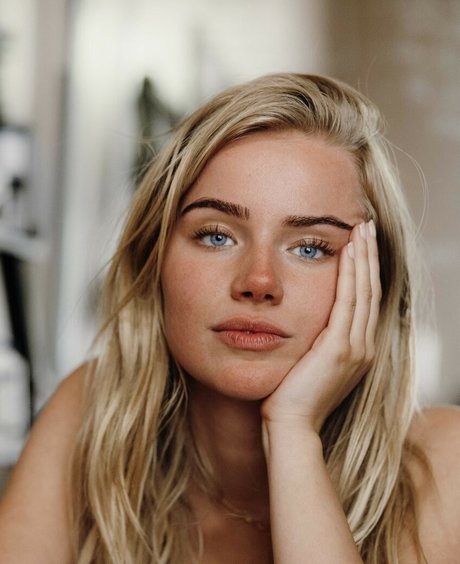 Eva Vlaardingerbroek star pretty images