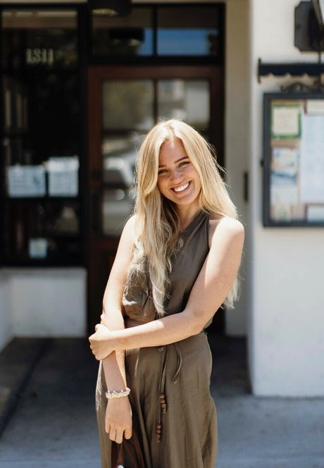 Eva Vlaardingerbroek model nude pic