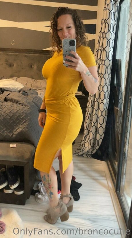 Broncocutie model best pictures