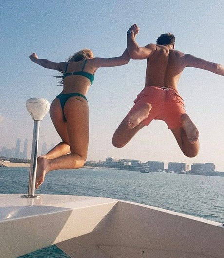 Demi Rawling model best pics