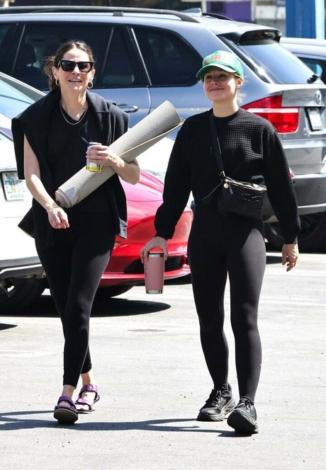 Kristen Bell Profile pic