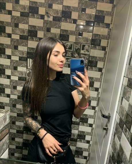 yourqueen3 sexy actress pic