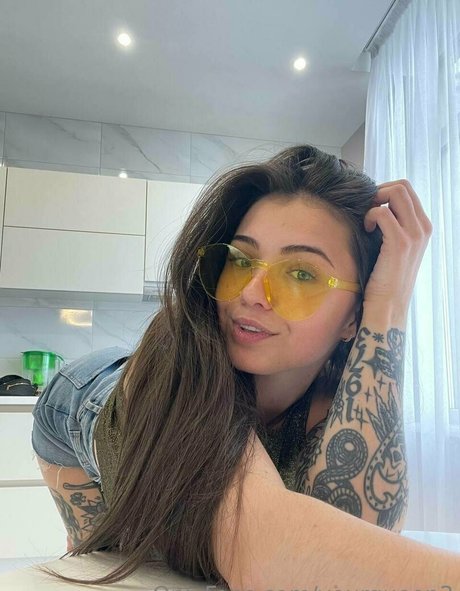 yourqueen3 star beautiful pic