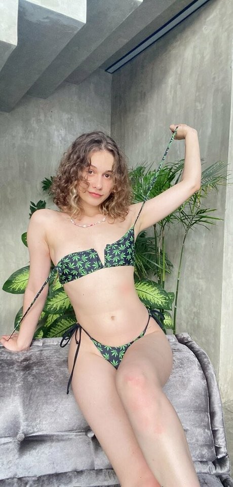 naaami sexy star pic