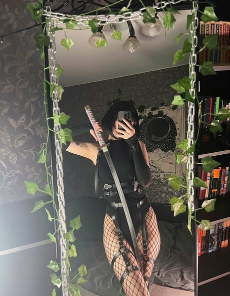 Miss Sparkle high quality model picture