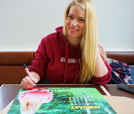 Laura Katz porn model images