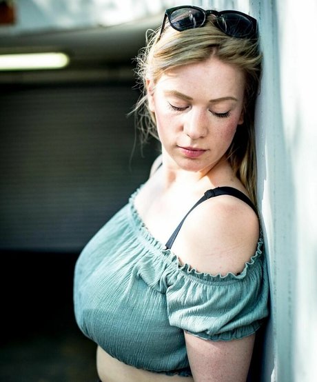 Laura Katz pornstar naked galleries