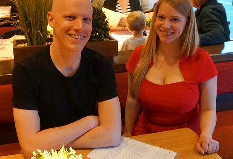 Laura Katz sexy actress galleries