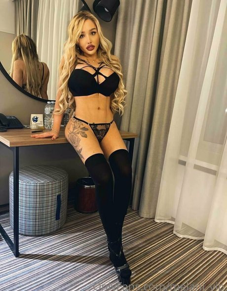 Melani VIP sexy star archive