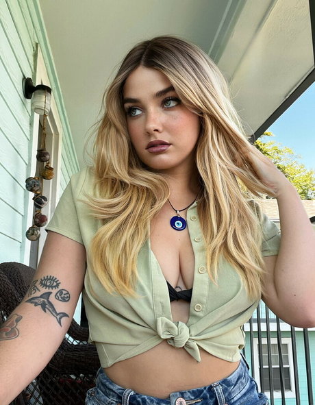 Serena Stone pretty model gallery