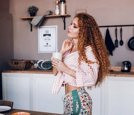 batty red hair nude pornstar photo