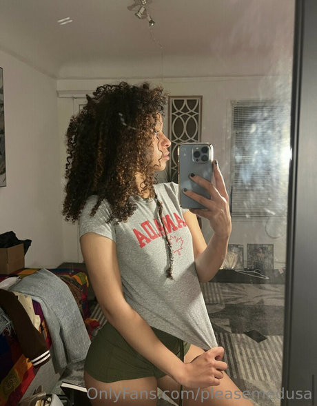 Aliakadir model hot pictures