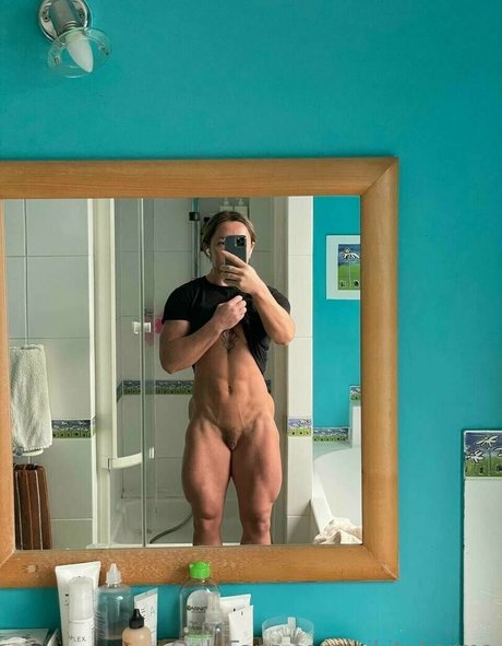 nikitakarma model erotic pictures