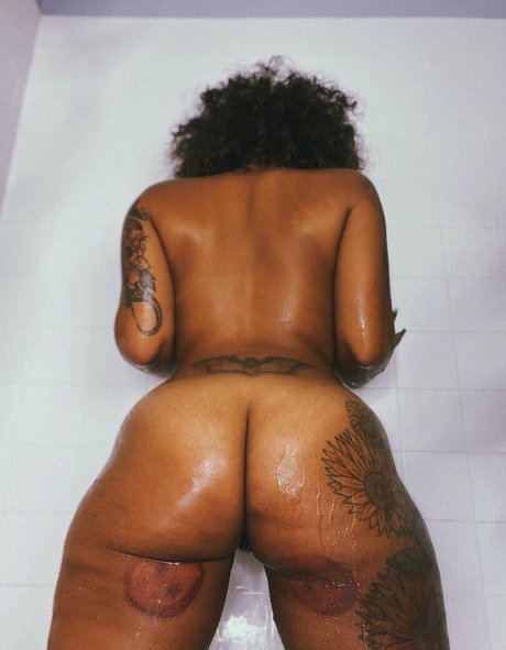 helloomcfly model porn pics