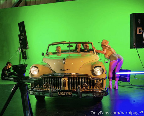 Apollonia Llewellyn star hot photos