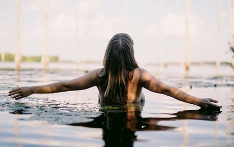 loisplz nice actress gallery