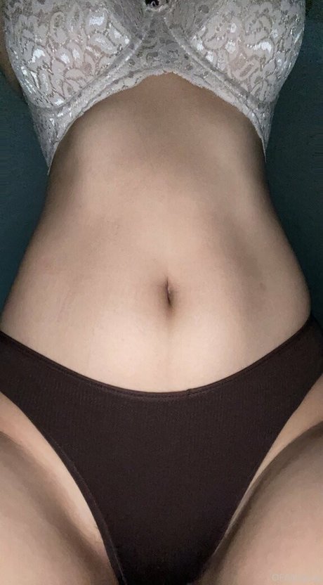 Lizzievx nude pornstar pictures