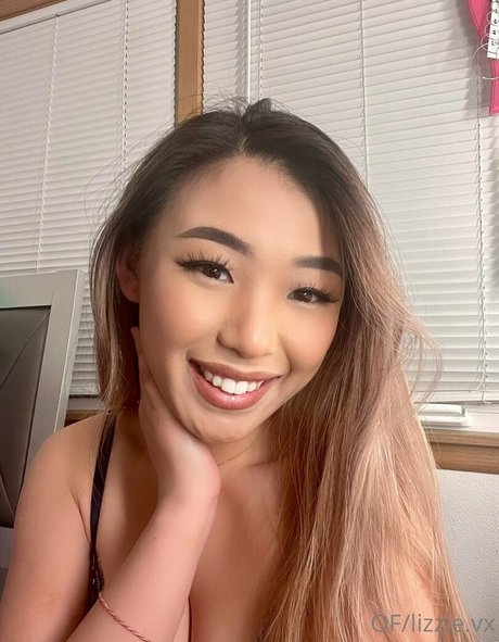 Lizzievx star nudes image