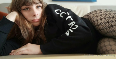 faecuddlebug nudes pornstar image