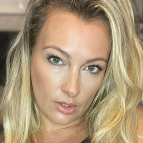 Miss Juicy Lucy model top gallery