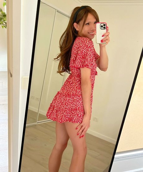 Sashimi Shush free model galleries