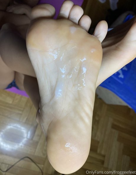 froggeevip model exclusive picture