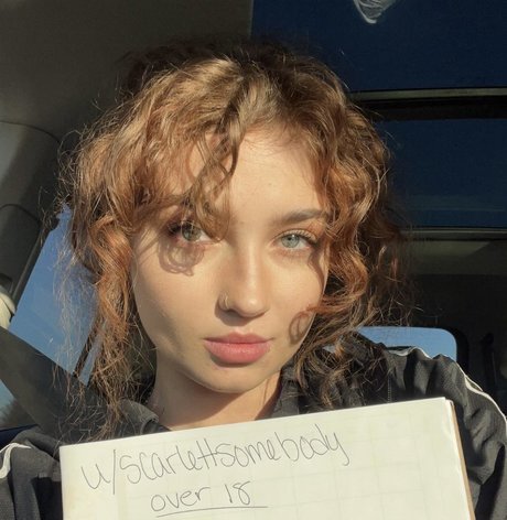 Scarlett Somebody actress photo