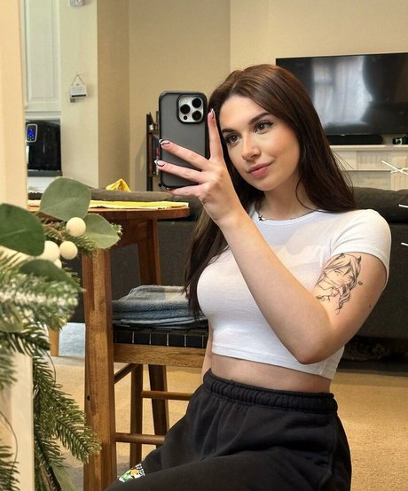 Harrie Silver erotic star photo