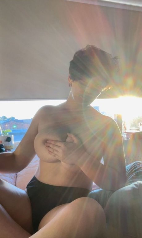 BitterBritt pornstar top photo